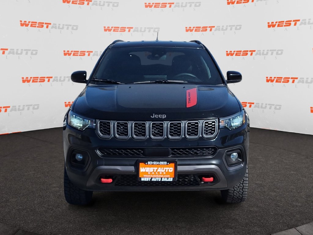 Used 2025 Jeep Compass Trailhawk AWD/4WD image 8