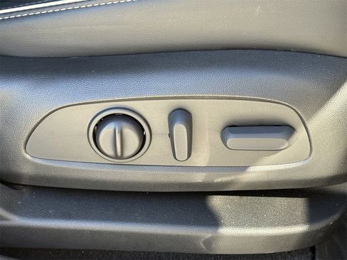 Certified 2022 GMC Acadia Denali w/ Denali Technology Package image 28