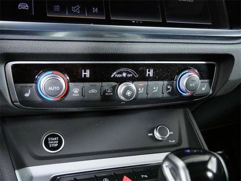 Used 2024 Audi Q3 2.0T Premium w/ Convenience Package image 20