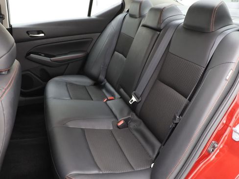 Used 2025 Nissan Altima 2.5 SR image 12