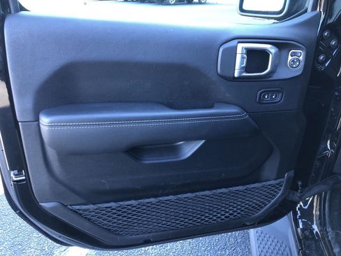 Certified 2022 Jeep Gladiator Overland w/ Popular Equipment Package image 10