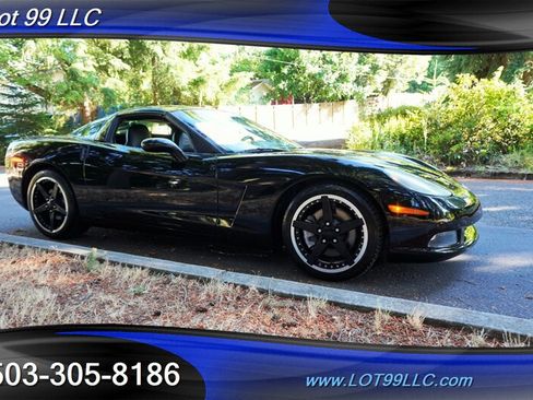 Used 2005 Chevrolet Corvette Coupe w/ Preferred Equipment Group RWD image 8