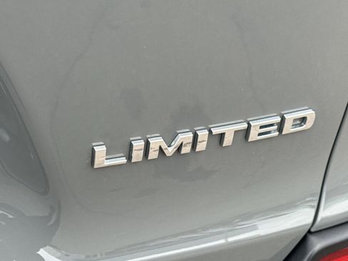 Used 2021 Jeep Cherokee Limited w/ Trailer Tow Group image 8