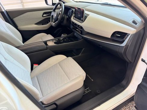 Used 2023 Nissan Rogue SV FWD image 26
