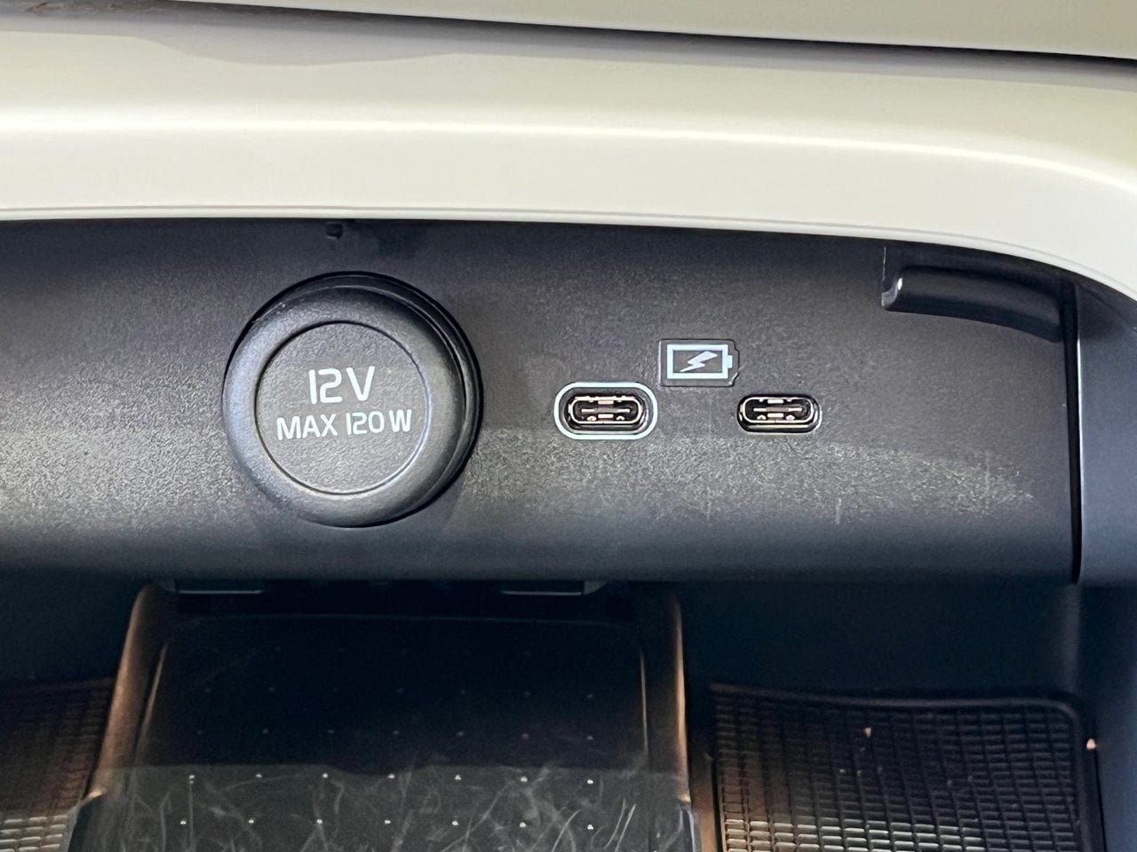 Used 2023 Volvo XC40 B5 Ultimate w/ Protection Package Premier AWD/4WD image 23