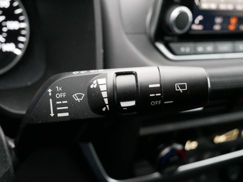 Used 2024 Nissan Rogue SV image 25