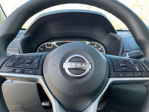 Used 2025 Nissan Altima 2.5 SV image 29