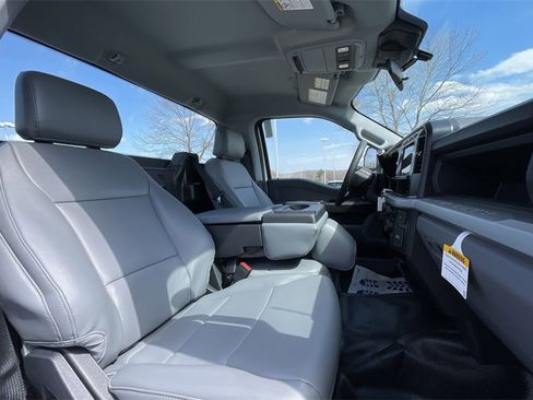 New 2024 Ford F550 4x4 Regular Cab Super Duty image 33