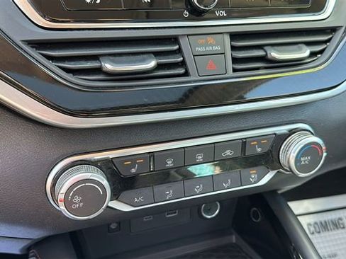 Certified 2023 Nissan Altima 2.5 SR w/ SR Premium Package AWD/4WD image 17