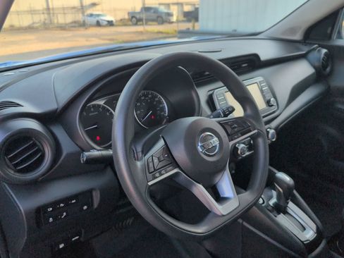 Used 2021 Nissan Kicks S FWD image 12