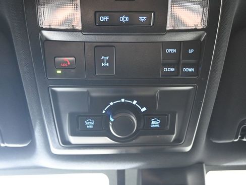 Used 2022 Toyota Tacoma TRD Off-Road w/ TRD Premium Off Road Package AWD/4WD image 34