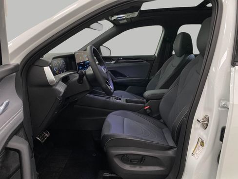 New 2026 Volkswagen Tiguan SE R-Line AWD/4WD image 26