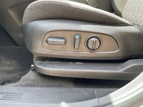 Used 2022 Chevrolet Equinox LT AWD/4WD image 10