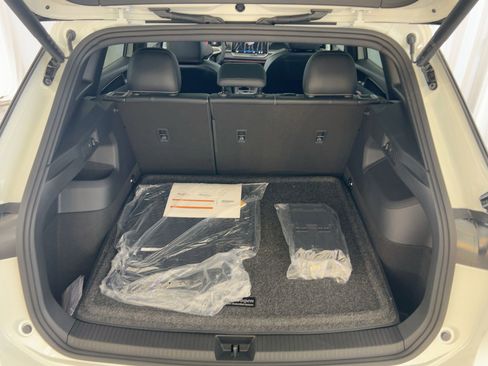 New 2026 Volkswagen Tiguan SE R-Line AWD/4WD image 33