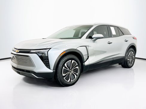 Used 2024 Chevrolet Blazer EV LT image 3