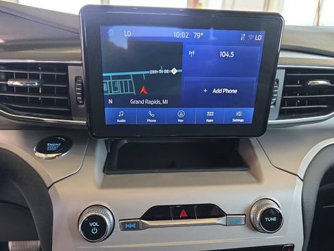 Used 2024 Ford Explorer XLT w/ Equipment Group 202A AWD/4WD image 22