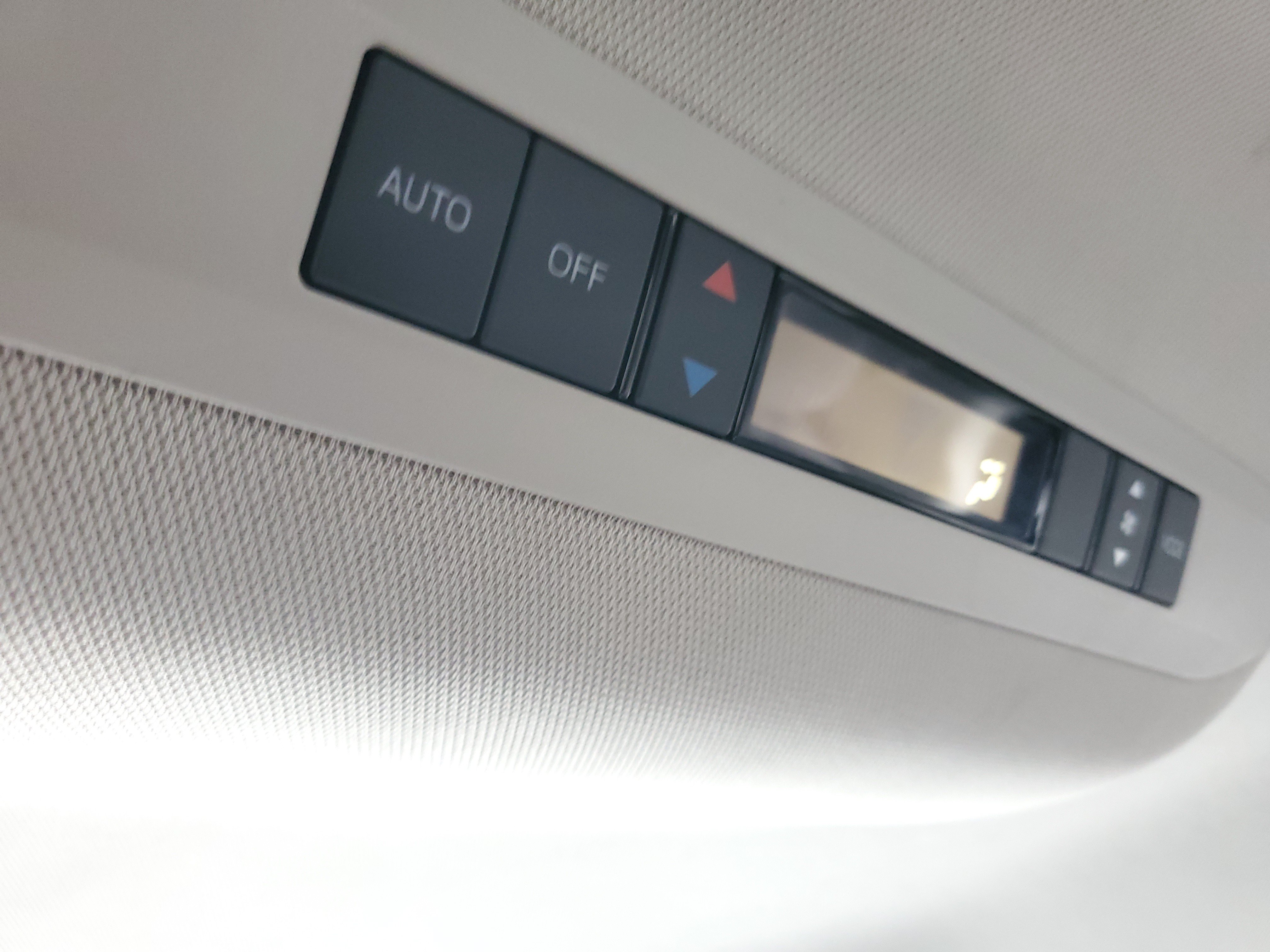 Certified 2024 Toyota Sienna LE FWD image 14