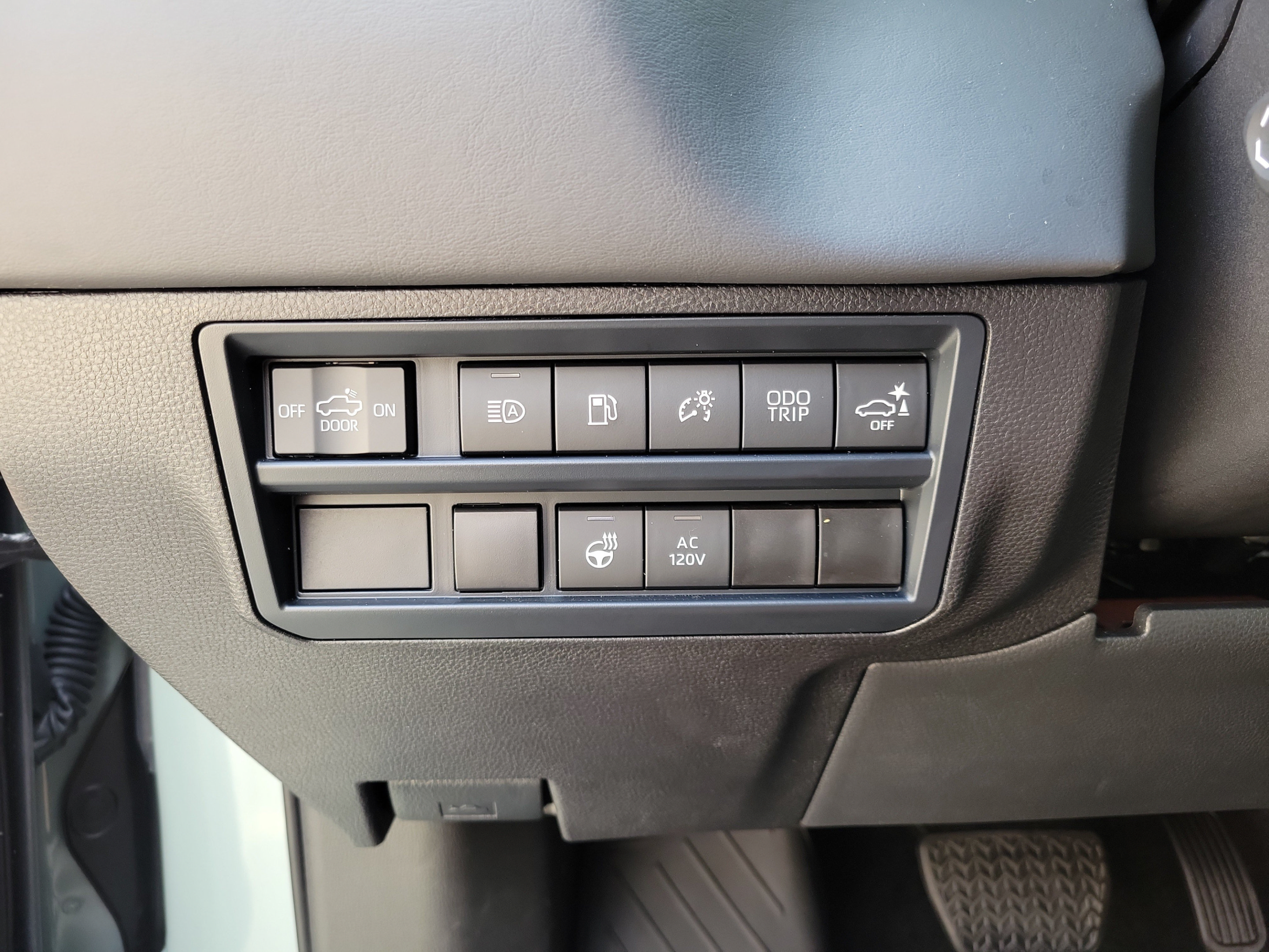 Used 2025 Toyota Tundra Platinum AWD/4WD image 11