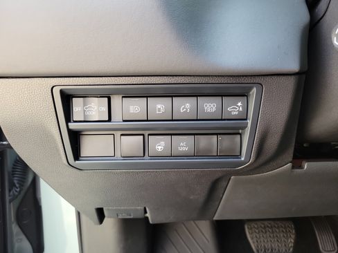 Used 2025 Toyota Tundra Platinum AWD/4WD image 11