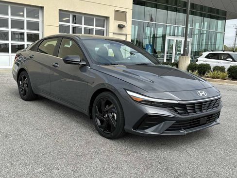 New 2026 Hyundai Elantra SEL Sport Premium FWD image 2