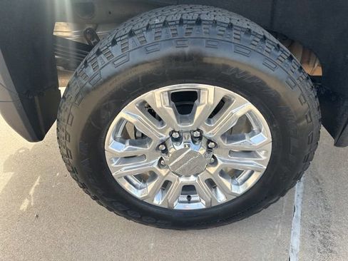 Used 2023 GMC Sierra 2500 Denali w/ Denali Ultimate Package AWD/4WD image 9