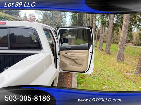 Used 2012 Toyota Tacoma PreRunner w/ SR5 Pkg image 37