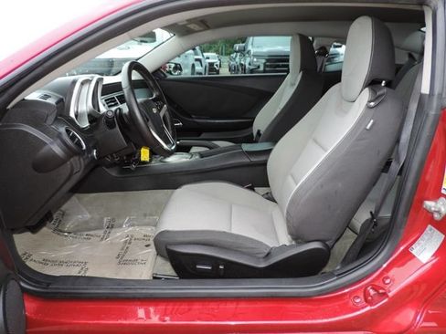 Used 2015 Chevrolet Camaro LT RWD image 18