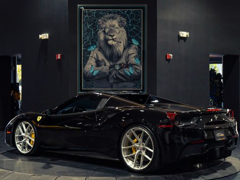 Used 2016 Ferrari 488 Spider RWD image 5
