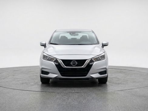 Used 2025 Nissan Versa SV FWD image 2