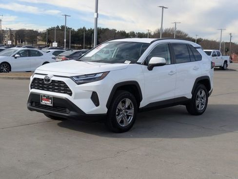 Used 2024 Toyota RAV4 XLE image 10