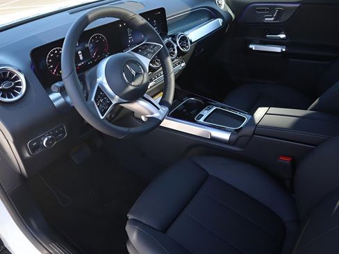 New 2026 Mercedes-Benz GLB 250 4MATIC image 36