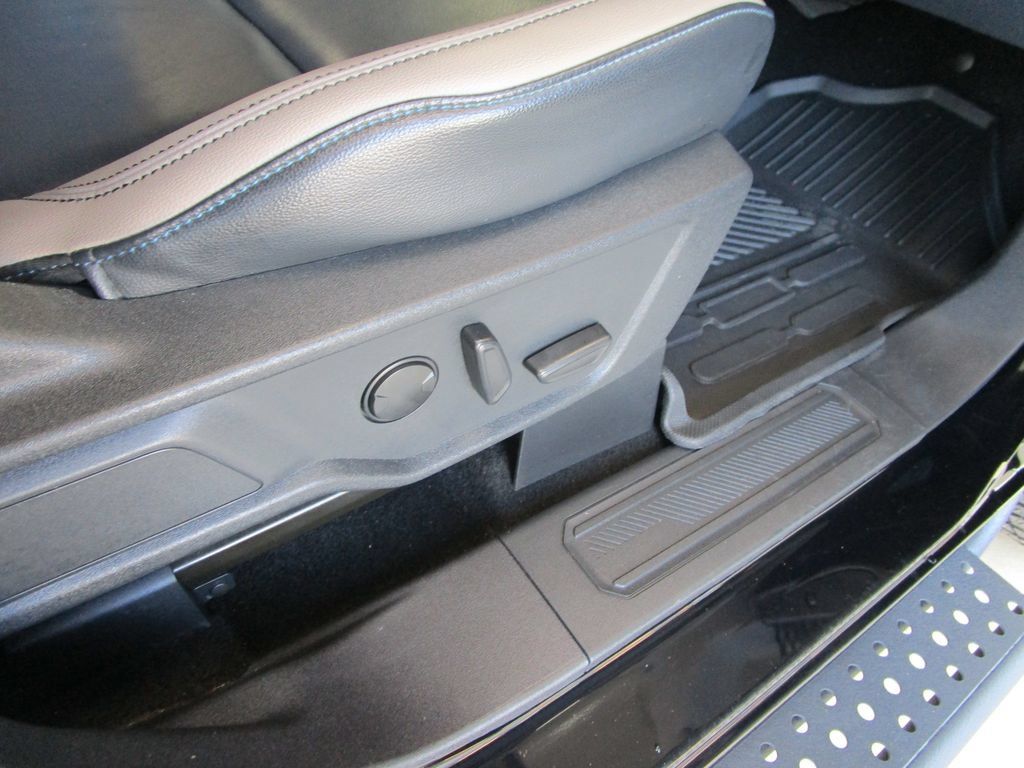 Used 2024 Ford Bronco Wildtrak AWD/4WD image 26