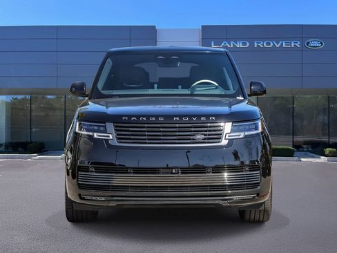 Used 2024 Land Rover Range Rover SV AWD/4WD image 2