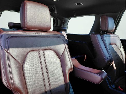 Used 2024 Ford Expedition Limited AWD/4WD image 15