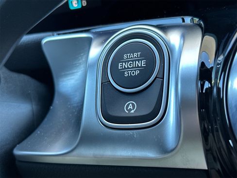 New 2025 Mercedes-Benz GLB 250 4MATIC image 23