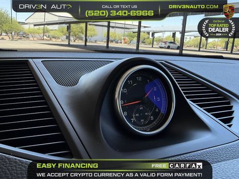Used 2018 Porsche Macan AWD/4WD image 18