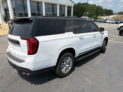 Used 2024 GMC Yukon XL Denali AWD/4WD image 5