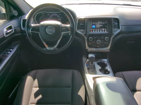 Used 2021 Jeep Grand Cherokee Laredo RWD image 14