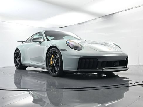Certified 2025 Porsche 911 Carrera GTS RWD image 51