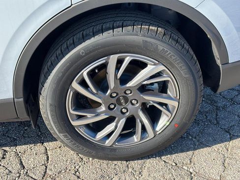 New 2026 Lincoln Corsair Premiere image 9