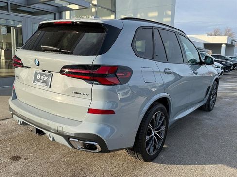 Used 2024 BMW X5 xDrive40i w/ M Sport Package image 3