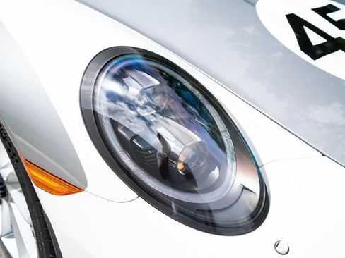 Used 2019 Porsche 911 Speedster RWD image 33