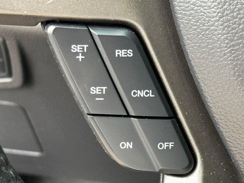 Used 2020 Ford Expedition XLT w/ Equipment Group 202A AWD/4WD image 45