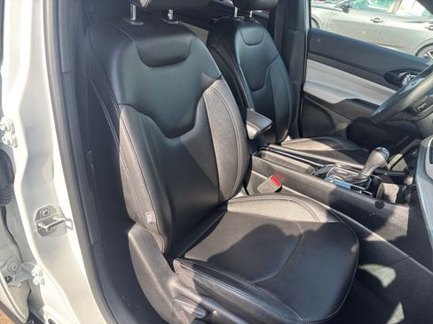 Used 2025 Jeep Compass Limited AWD/4WD image 37