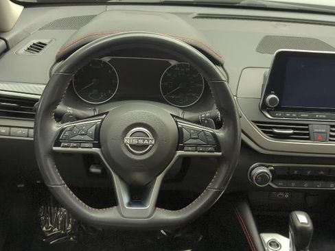 Used 2024 Nissan Altima 2.5 SR FWD image 20