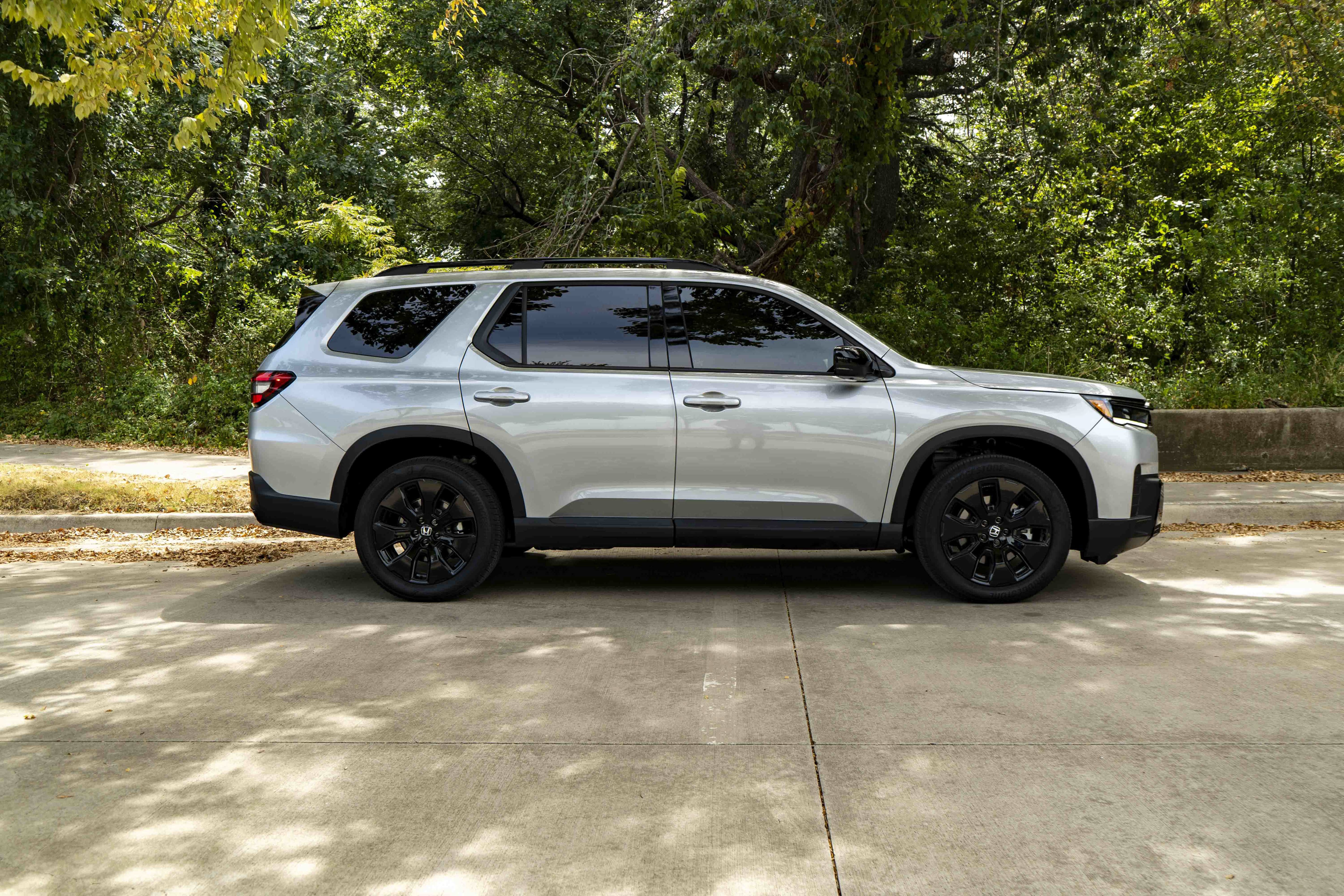 Certified 2026 Honda Pilot Black Edition image 10