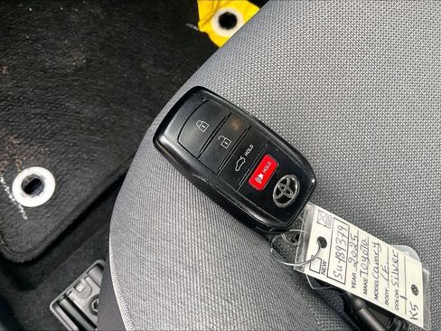 Used 2025 Toyota Camry LE FWD image 14