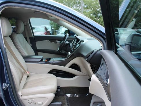 Used 2018 Lincoln MKX Select w/ Select Plus Package FWD image 29