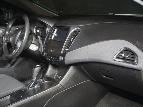Used 2019 Chevrolet Cruze LT w/ LT Fleet Convenience Package FWD image 19