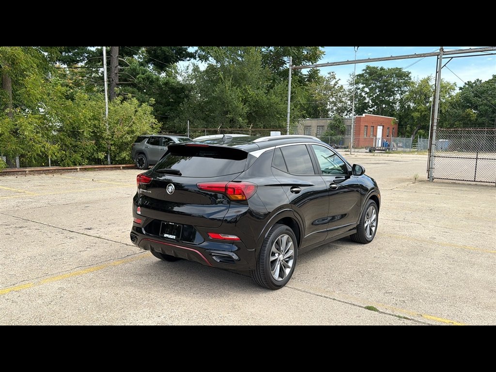 Used 2023 Buick Encore GX Select w/ Sport Touring Package FWD image 5